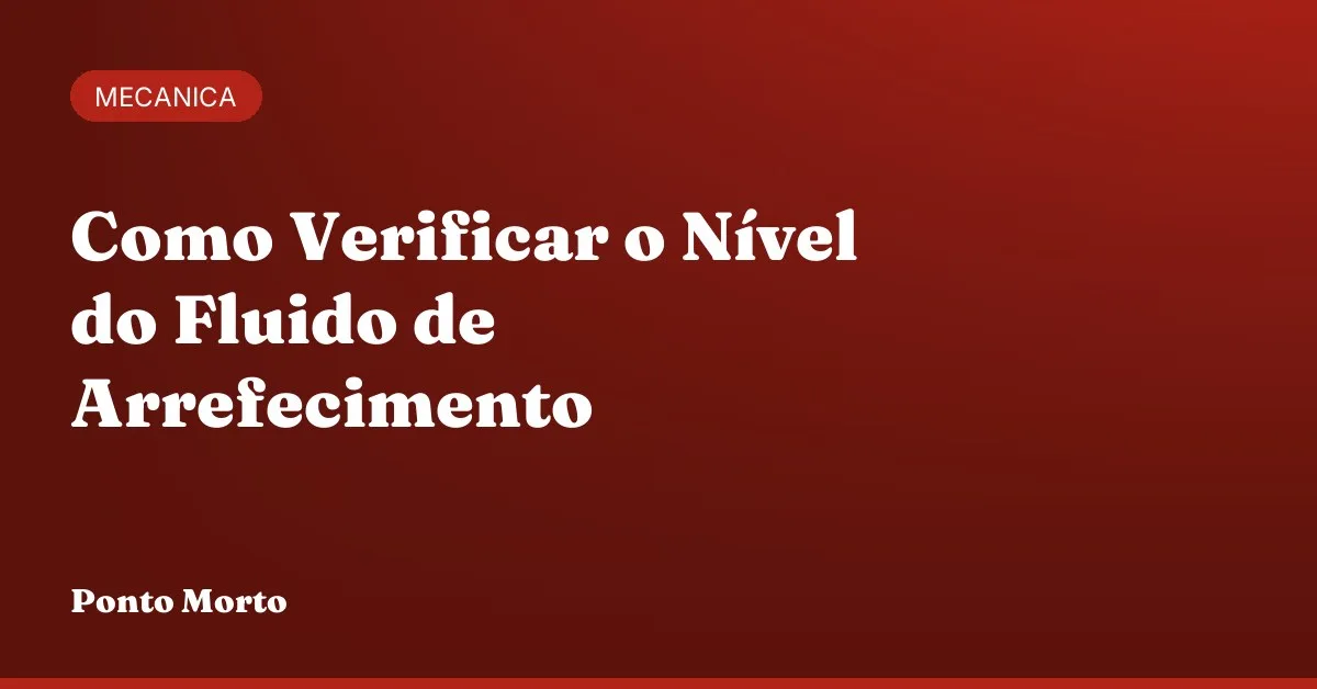 Close do motor de um carro com o capô aberto, mostrando componentes do sistema de arrefecimento